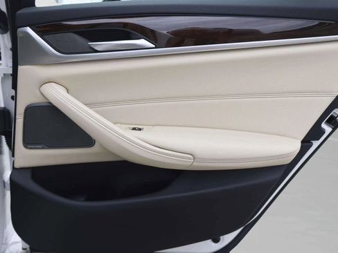 Used 2019 BMW 540i image 31