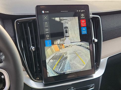 Used 2026 Volvo XC90 B6 Plus w/ Protection Package Premier image 17