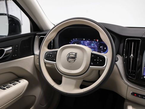 Used 2025 Volvo XC60 B5 Plus w/ Protection Package Premier image 33