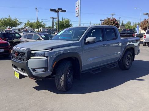 Used 2025 Nissan Frontier PRO-4X AWD/4WD image 5