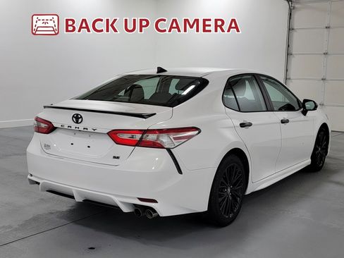 Used 2020 Toyota Camry SE FWD image 9