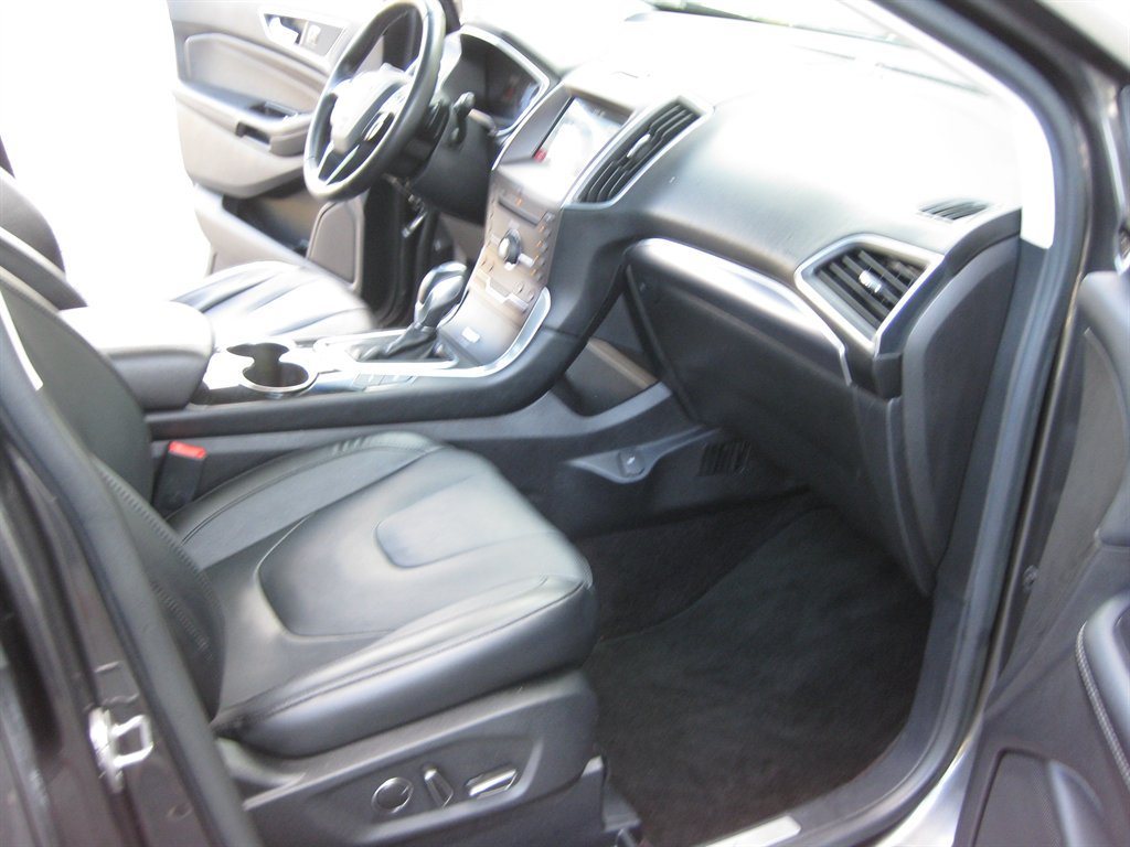 Used 2016 Ford Edge Titanium w/ Equipment Group 302A AWD/4WD image 36