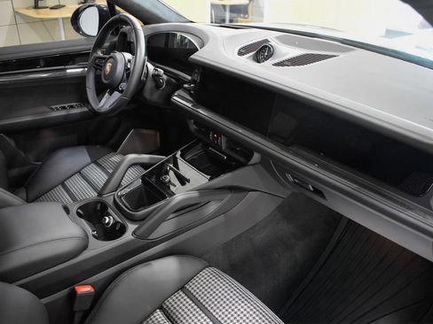 Used 2026 Porsche Cayenne GTS AWD/4WD image 19
