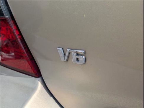 Used 2006 Toyota Highlander V6 image 9