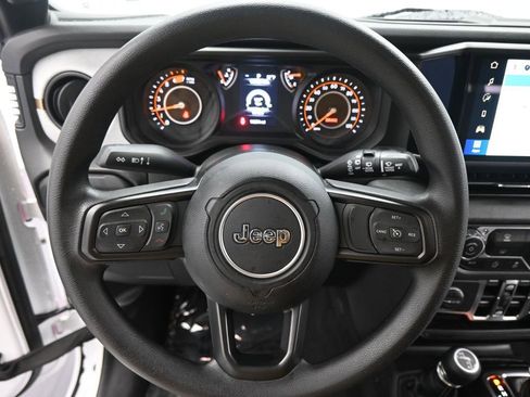 Used 2025 Jeep Wrangler Sport image 11