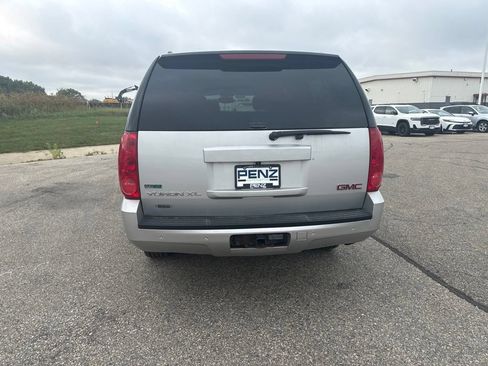 Used 2011 GMC Yukon XL SLT w/ SLT-2 Equipment Package AWD/4WD image 6