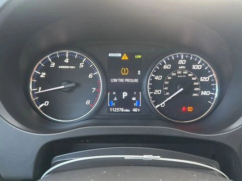 Used 2020 Mitsubishi Outlander AWD image 16