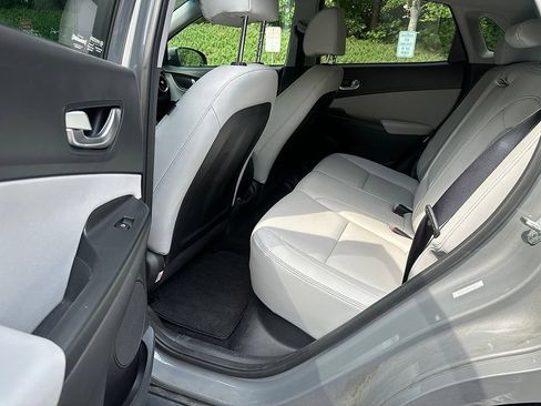 Used 2023 Hyundai Kona Limited FWD image 17