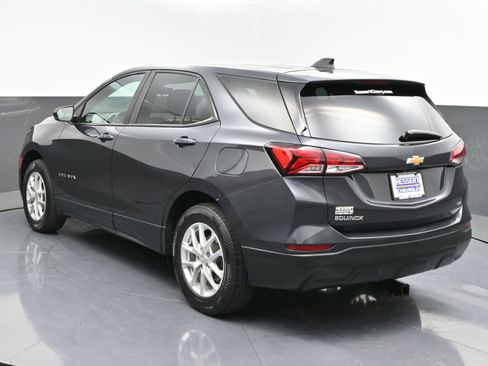 Certified 2022 Chevrolet Equinox LS w/ LS Convenience Package AWD/4WD image 5