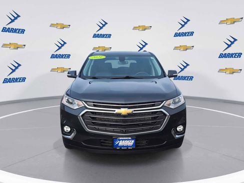 Used 2021 Chevrolet Traverse LT w/ LT Premium Package image 3