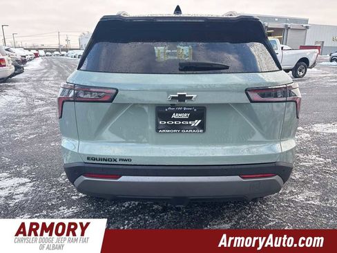 Used 2025 Chevrolet Equinox LT w/ Midnight Edition image 5