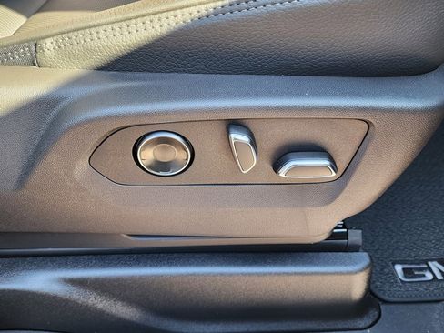 New 2026 GMC Yukon Denali w/ Sun & Power Step Package image 46