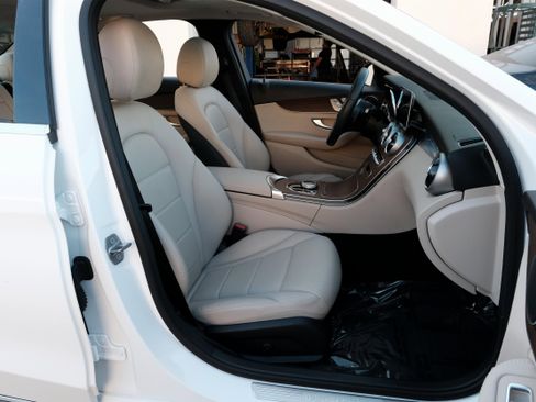 Used 2021 Mercedes-Benz C 300 Sedan image 36