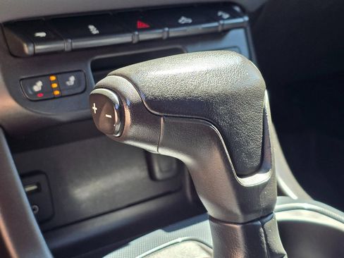 Used 2016 Chevrolet Colorado Z71 w/ Z71 Midnight Edition image 36