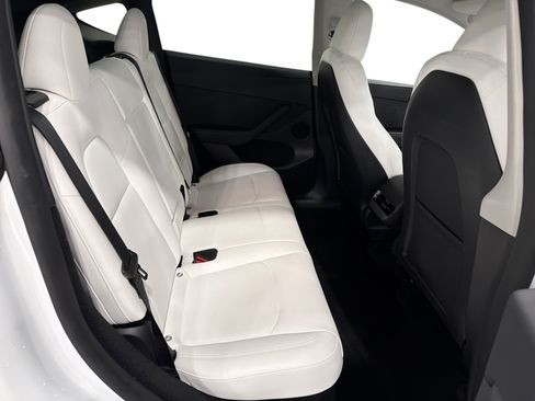 Used 2023 Tesla Model Y Performance AWD/4WD image 11