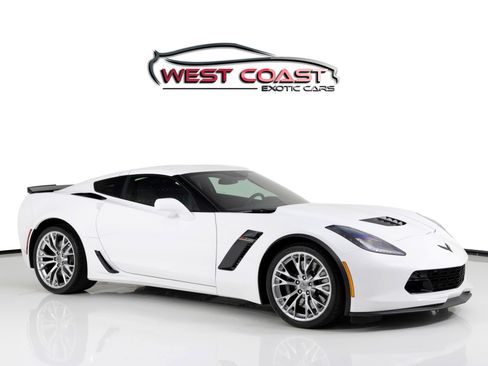 Used 2015 Chevrolet Corvette Z06 w/ 3LZ Preferred Equipment Group image 1