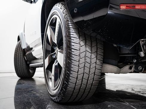 Used 2022 Land Rover Defender 90 V8 image 36