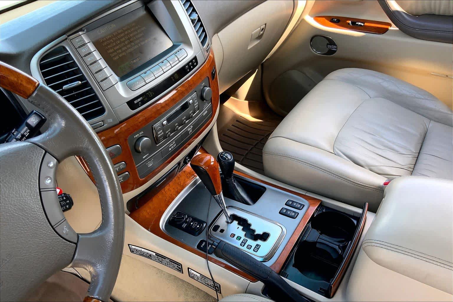 Used 2005 Lexus LX 470 4WD w/ Preferred Accessory Pkg image 15