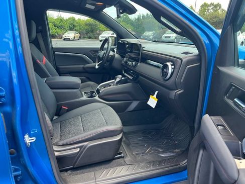 Used 2023 Chevrolet Colorado Z71 w/ Z71 Convenience Package 2 AWD/4WD image 10