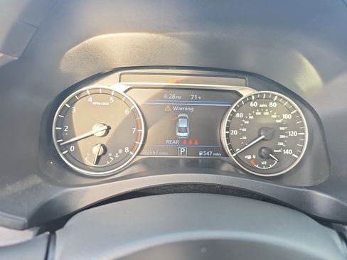 Used 2024 Nissan Altima 2.5 SV FWD image 16