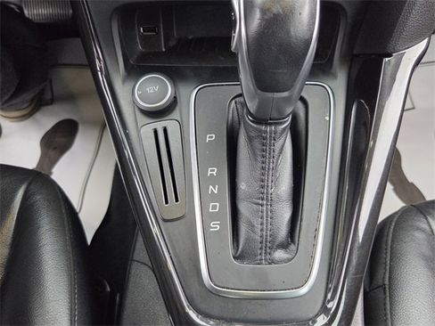 Used 2016 Ford Focus Titanium w/ Titanium Technology Package image 17