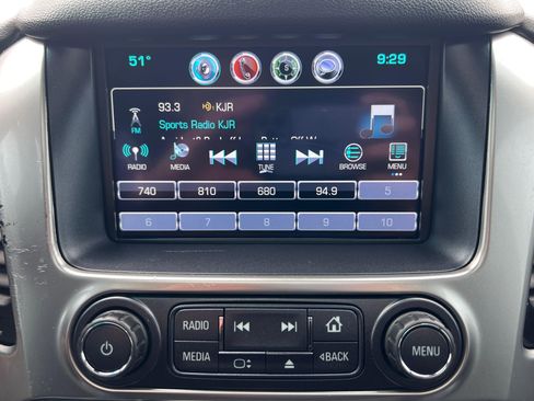 Used 2019 Chevrolet Suburban LT image 16