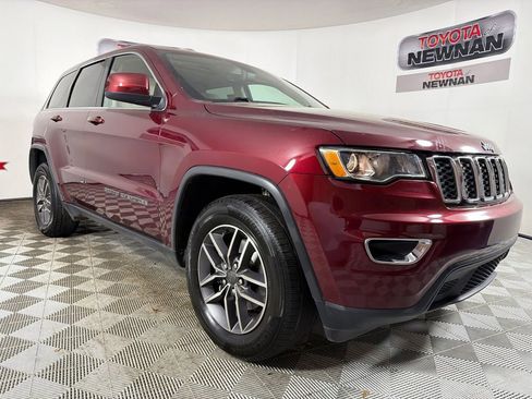 Used 2020 Jeep Grand Cherokee Laredo w/ 18" Wheel & 8.4" Radio Group RWD image 1