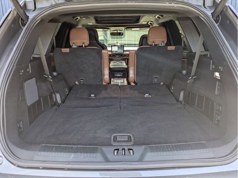 Used 2020 Lincoln Aviator Reserve w/ Equipment Group 202A AWD/4WD image 8