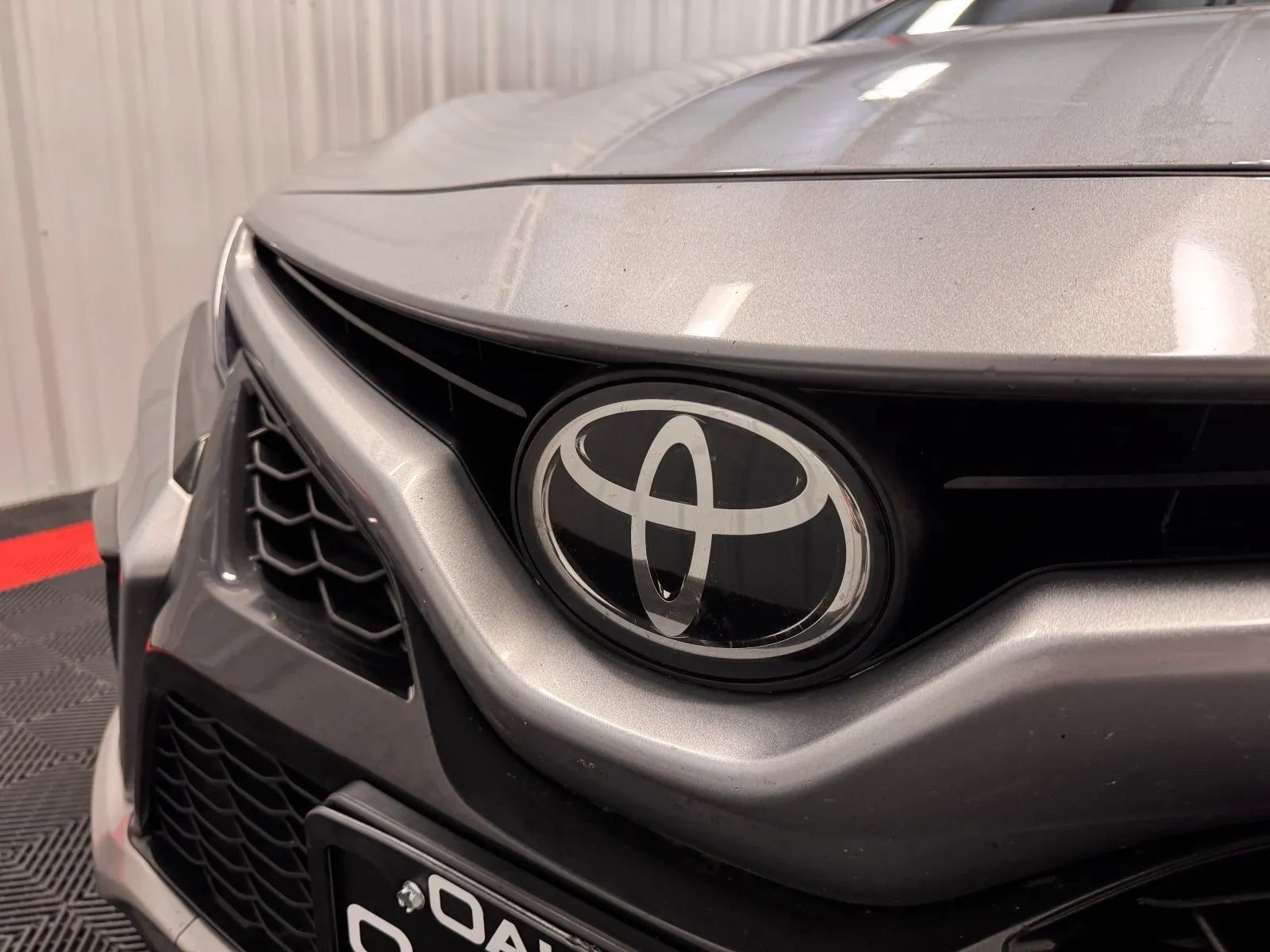 Used 2022 Toyota Camry XSE FWD image 7