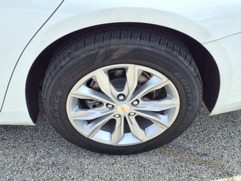Used 2024 Chevrolet Malibu LT FWD image 23