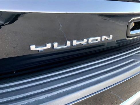 Used 2023 GMC Yukon XL SLT w/ SLT Premium Package image 20