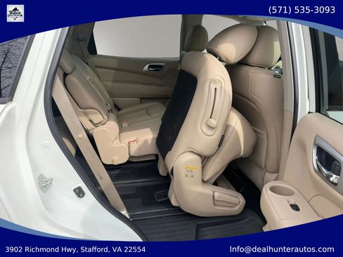 Used 2020 Nissan Pathfinder Platinum FWD image 24