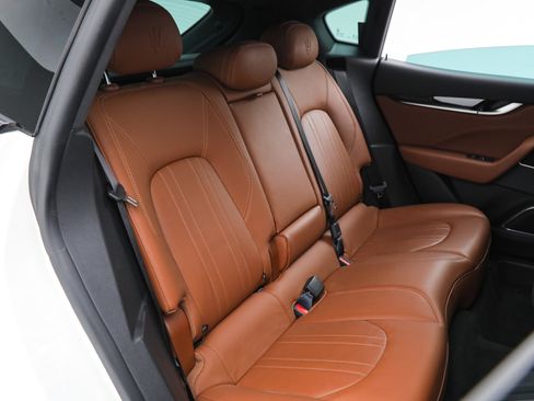 Certified 2022 Maserati Levante Modena image 17