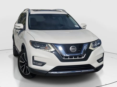 Used 2018 Nissan Rogue SL w/ Premium Package image 2