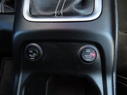 Used 2019 Jeep Wrangler Unlimited Sahara AWD/4WD image 7