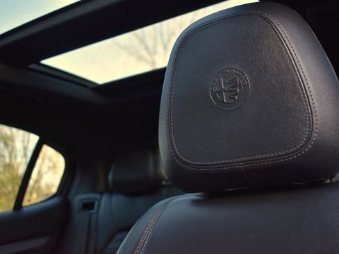 Used 2018 Alfa Romeo Stelvio Ti Sport image 20