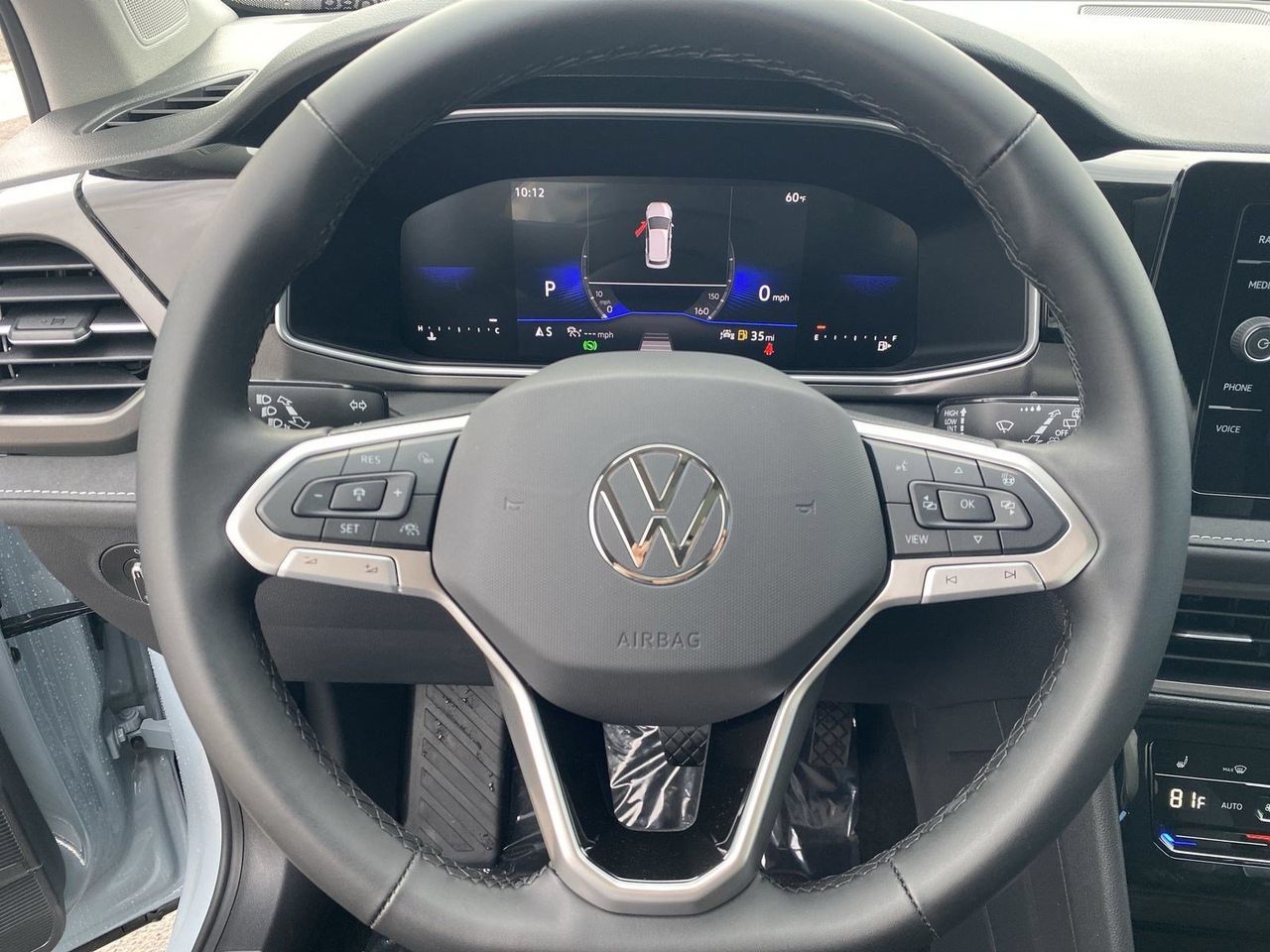 New 2026 Volkswagen Taos SE FWD image 19