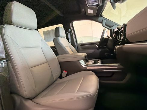 Used 2026 Chevrolet Silverado 2500 LTZ w/ LTZ Convenience Package AWD/4WD image 30