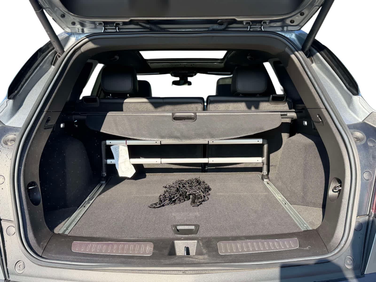 Used 2024 Cadillac XT5 Premium Luxury w/ LPO, Floor Liner Package AWD/4WD image 10
