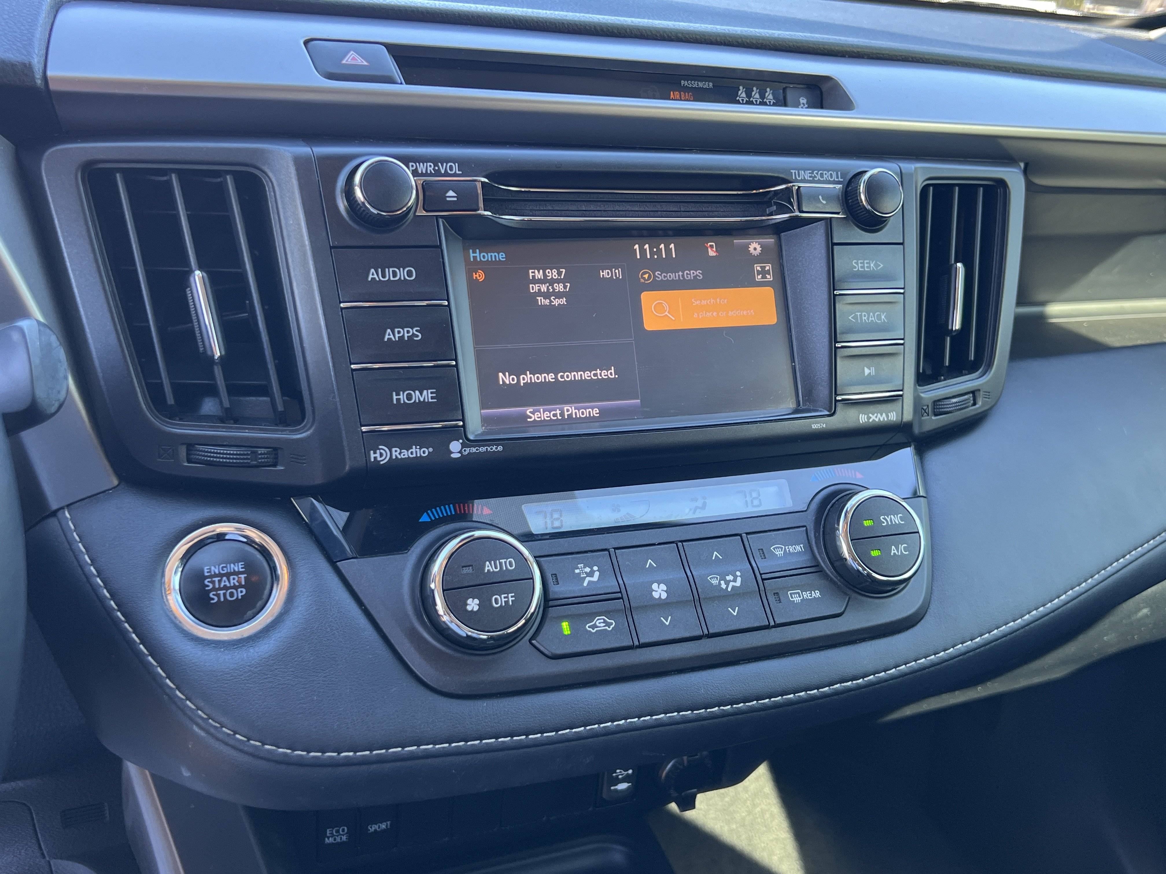 Used 2018 Toyota RAV4 XLE w/ Plus Extra Value Package FWD image 23