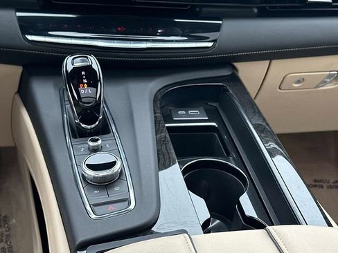 Certified 2024 Cadillac Escalade Premium Luxury image 5