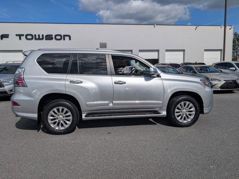 Used 2016 Lexus GX 460 w/ Premium Package image 2