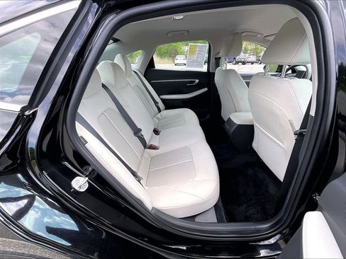 Used 2025 Hyundai Sonata SE FWD image 16