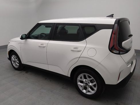 Used 2025 Kia Soul LX image 3