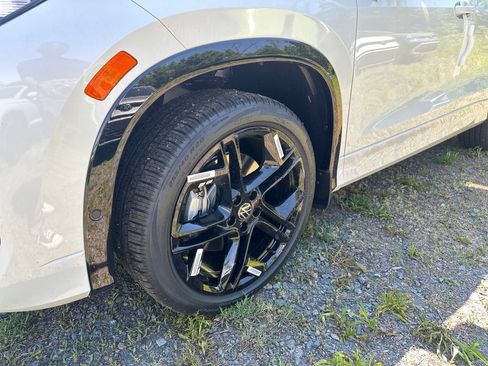 New 2026 Volkswagen Tiguan SE R-Line AWD/4WD image 7
