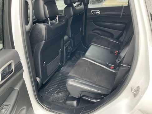 Used 2020 Jeep Grand Cherokee Altitude AWD/4WD image 12