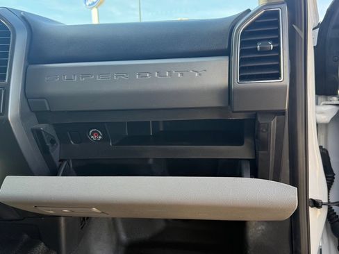 Used 2021 Ford F250 XLT w/ XLT Value Package AWD/4WD image 21