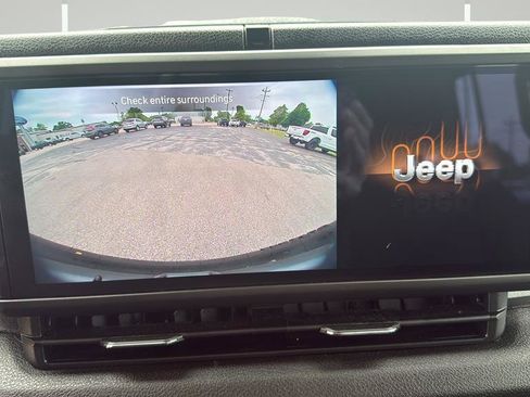 Used 2025 Jeep Wrangler Unlimited Sport AWD/4WD image 22