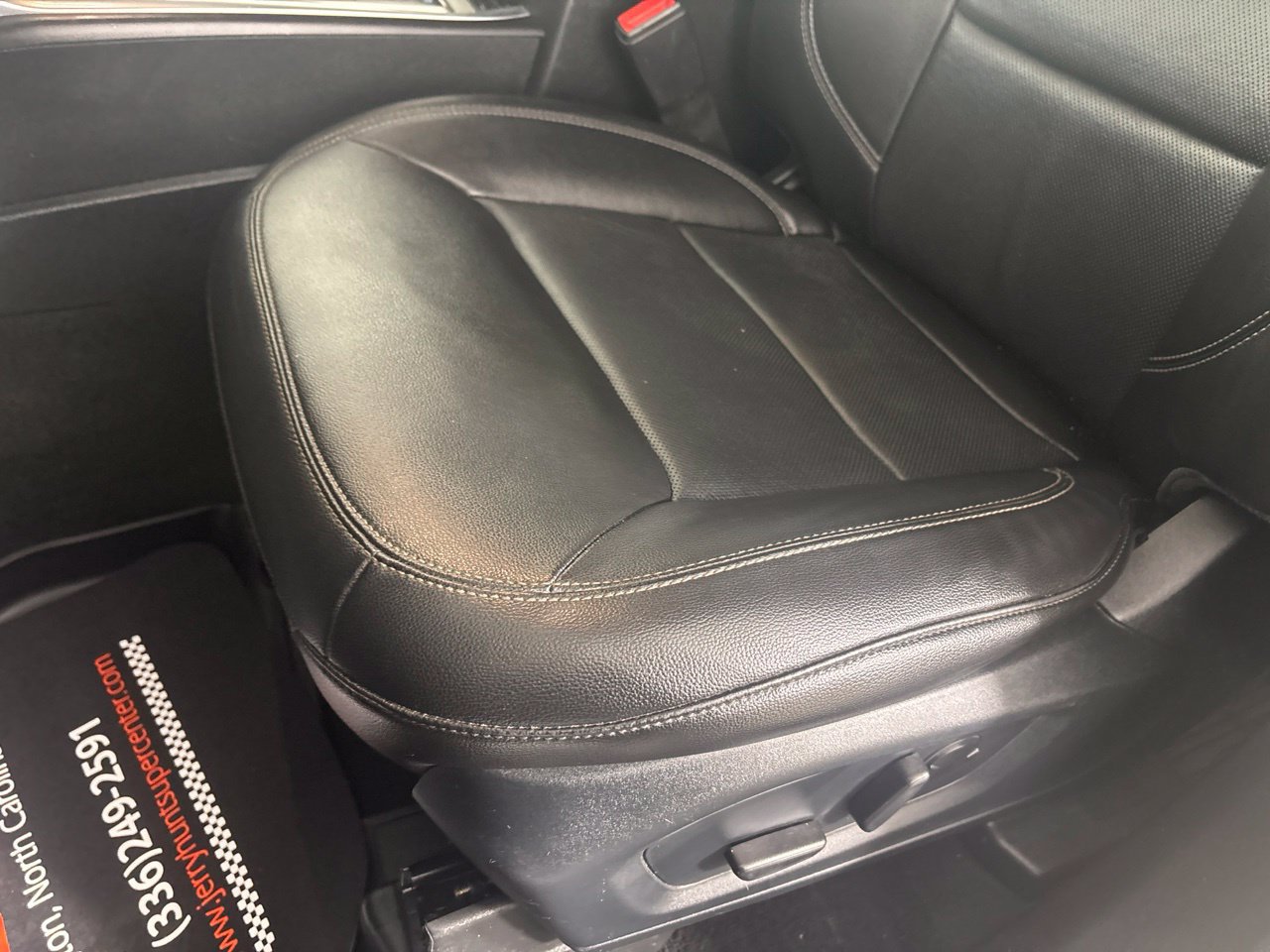 Used 2022 Ford Explorer Limited AWD/4WD image 10