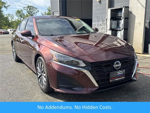 Used 2023 Nissan Altima 2.5 SV image 1